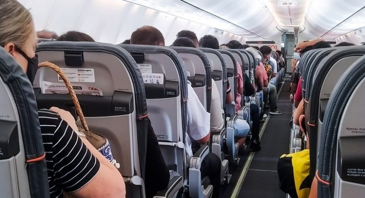 Imprevisto a bordo: mulheres exaustas e a minha experiência no voo 1420